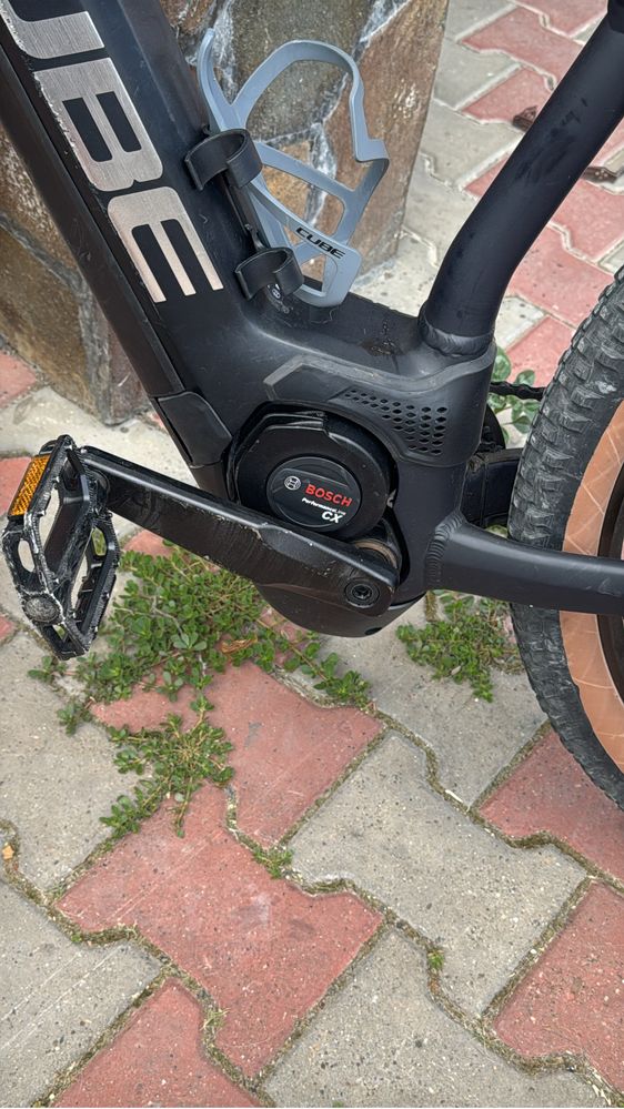 Bicicleta cube electrica