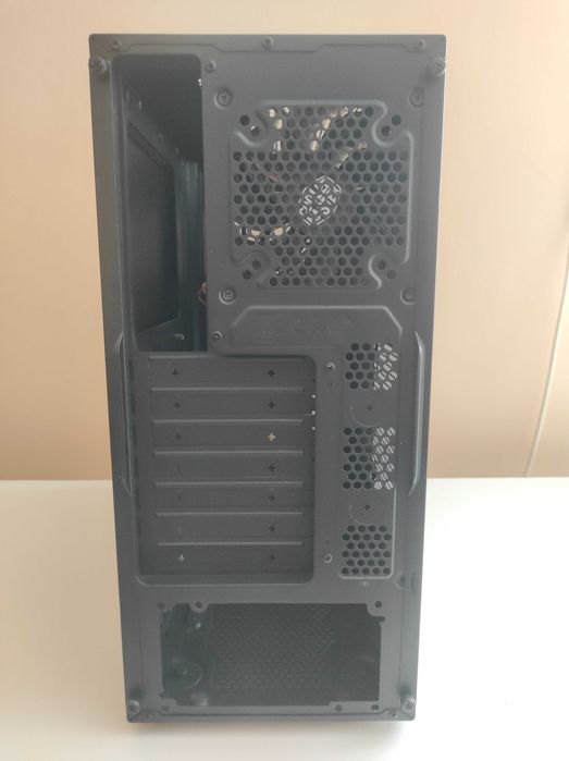 Mid-Tower кутия - Cooler Master N300