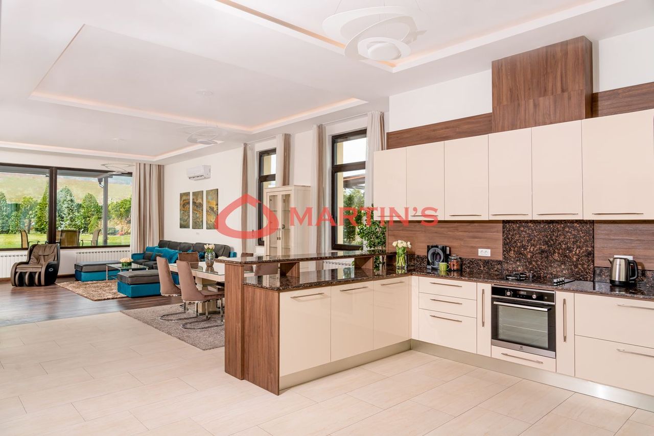 Дава се под наем Къща в София, Малинова долина - 653 кв.м за 4000 € - Снимка #2