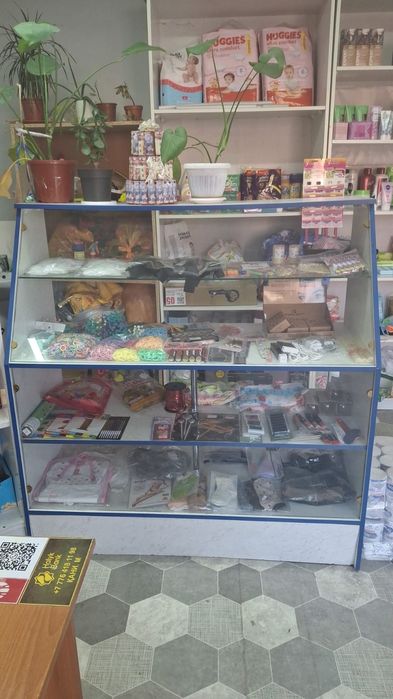 Стелаж . Стеклянной стелаж