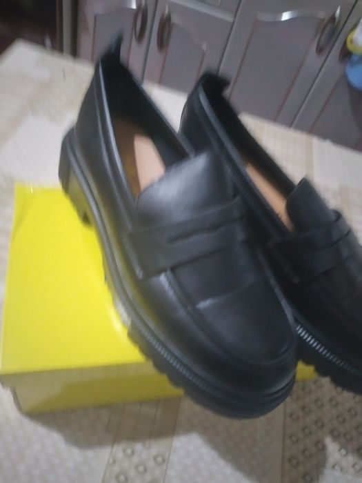 Кожаная стильная обувь