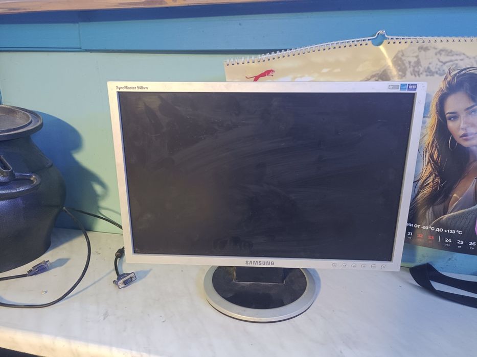 Продам монитор Б/у