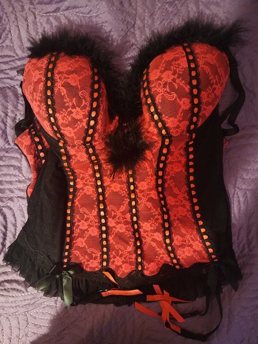 Дамски корсети различни