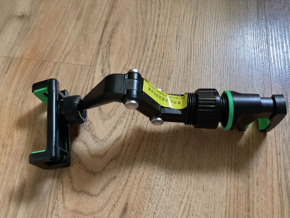 НОВА Стойка сгъваема въртяща за телефон с окачване на огледало в кола