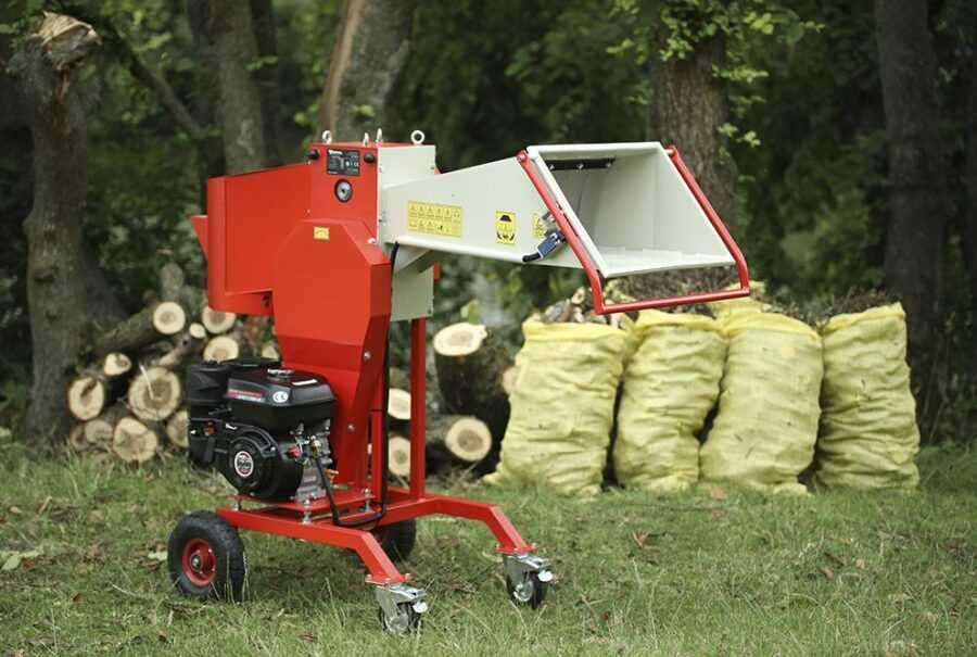 Tocator de crengi AM-80 BD ARPAL, ∅ max. 80 mm  producție: 4 m³/oră