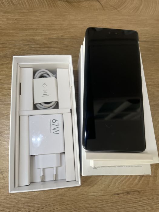 Xiaomi 13 Lite с подарък Bluetooth слушалки