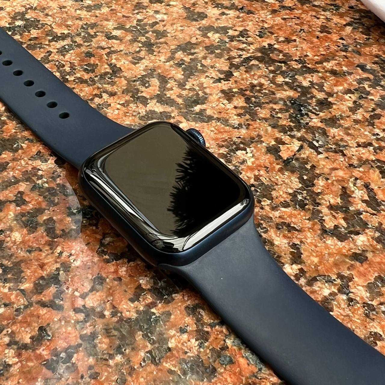 Смарт часы Apple Watch 6 40мм / Ломбард