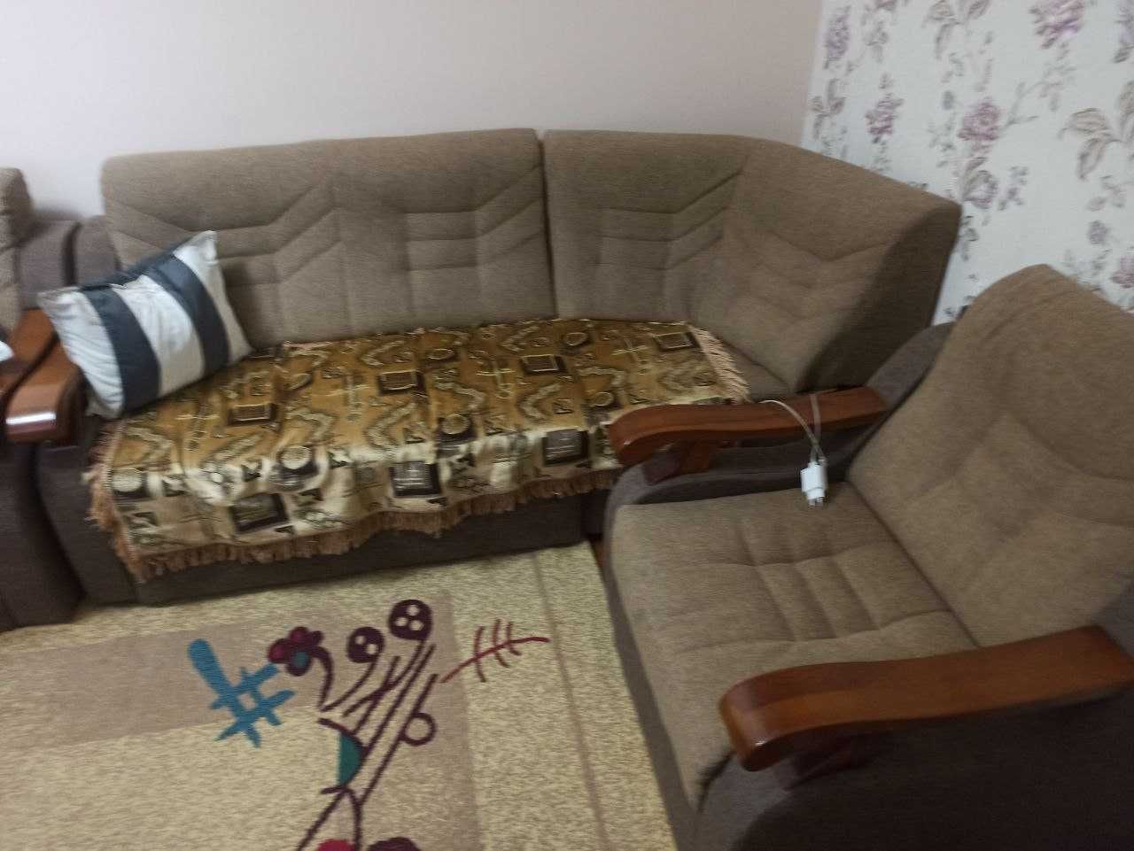 Мягкий диван с креслом