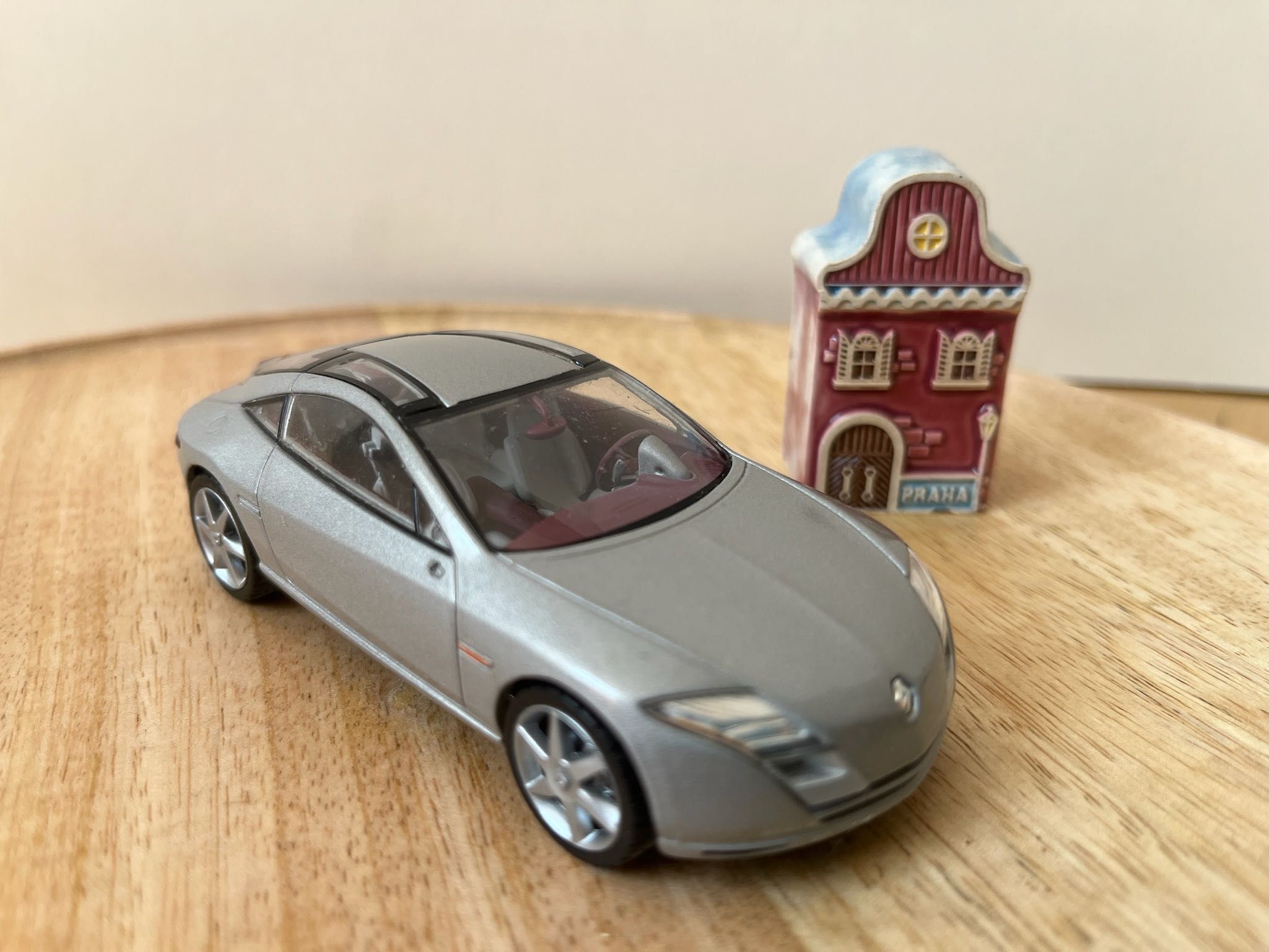 Renault Fluence Concept 1/43 Norev