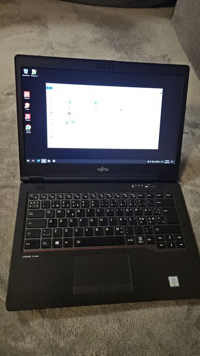 Fujitsu u747, i5 6200u, 16gb ddr4, 256gb NVME