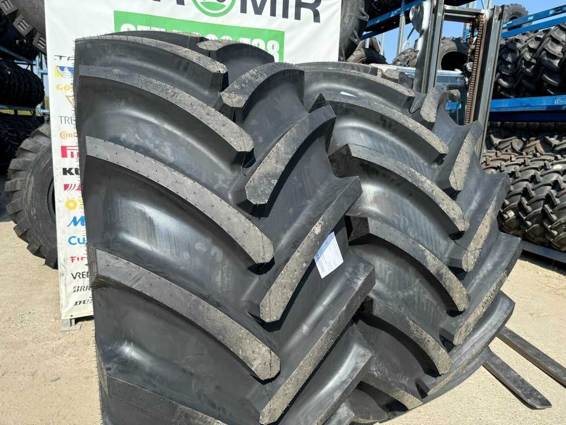 Cauciucuri noi radiale 800/65R32 pentru combina marca CEAT