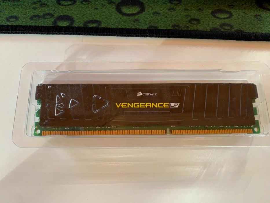 16GB RAM (4x4GB) Corsair Vengeance LP 1600 MHz