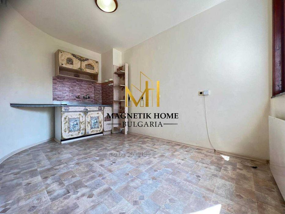 Дава се под наем Четиристаен апартамент в Бургас, Възраждане - 120 кв.м за 306 € - Снимка #11