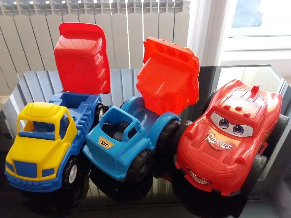 три големи прекрасни автомобила за запален шофьор-20лв.