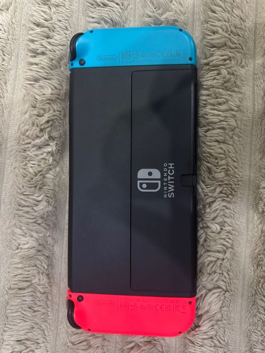 Nintendo Switch OLED |