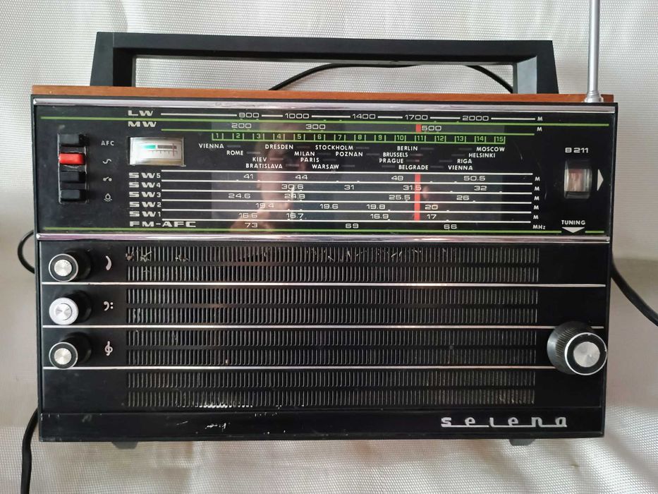 Aparat radio SELENA B211