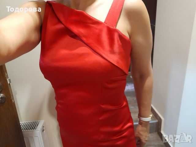Червена дамска рокля