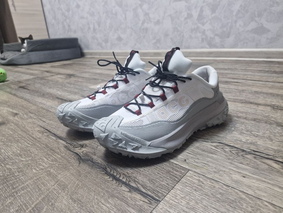 Продам новые кроссовки Nike ACG