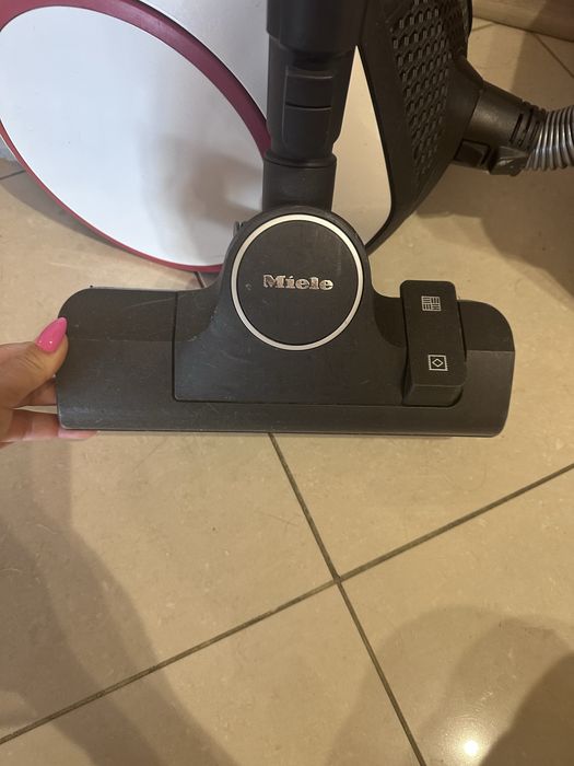 Прахосмукачка Miele CX1