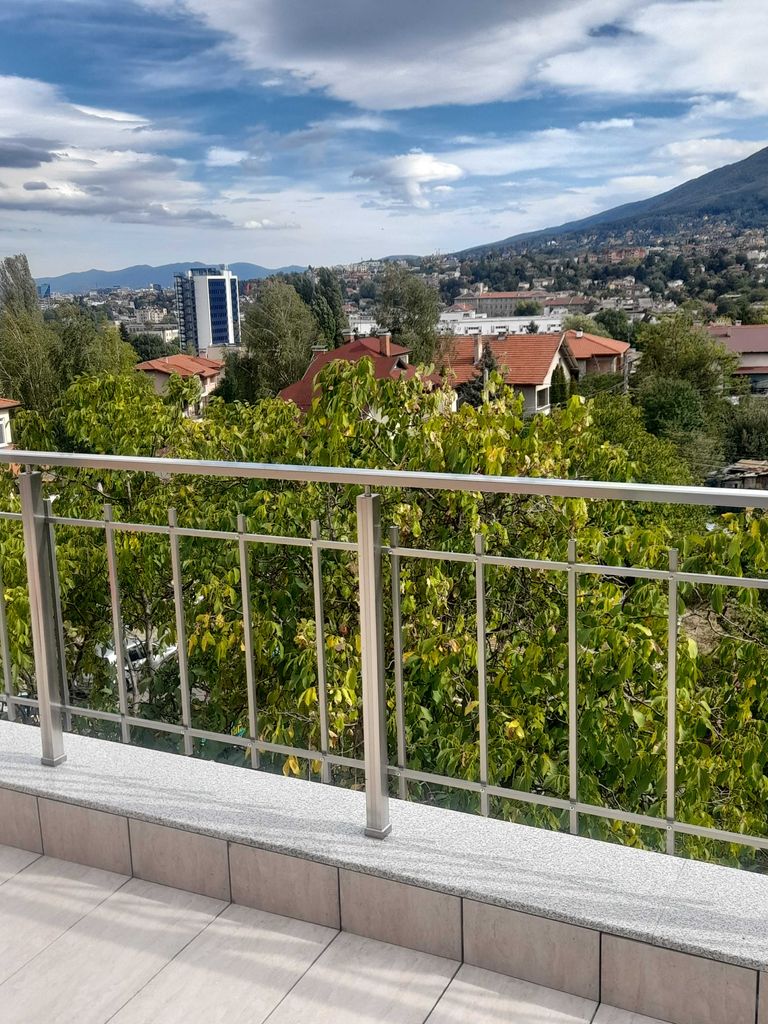 Дава се под наем Тристаен апартамент в София, Карпузица - 117 кв.м за 688.5 € - Снимка #2