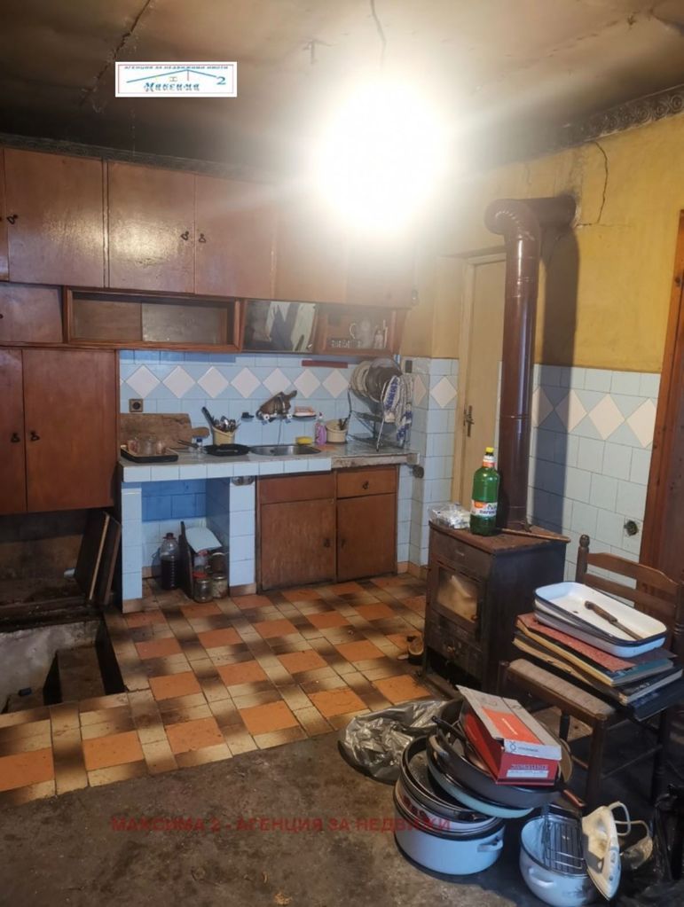 Продава се Къща в с. Обнова, Област Плевен - 1600 кв.м за 14 €/кв.м - Снимка #8