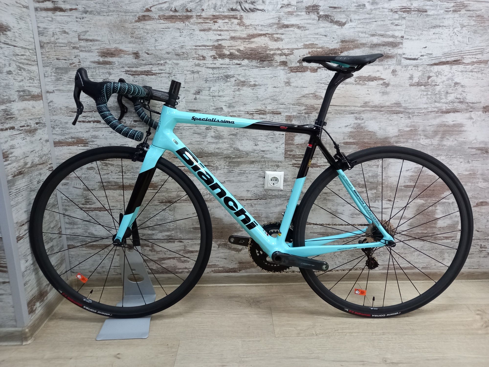 НОВ карбонов шосеен велосипед Bianchi Specialissima Campagnolo EPS 12