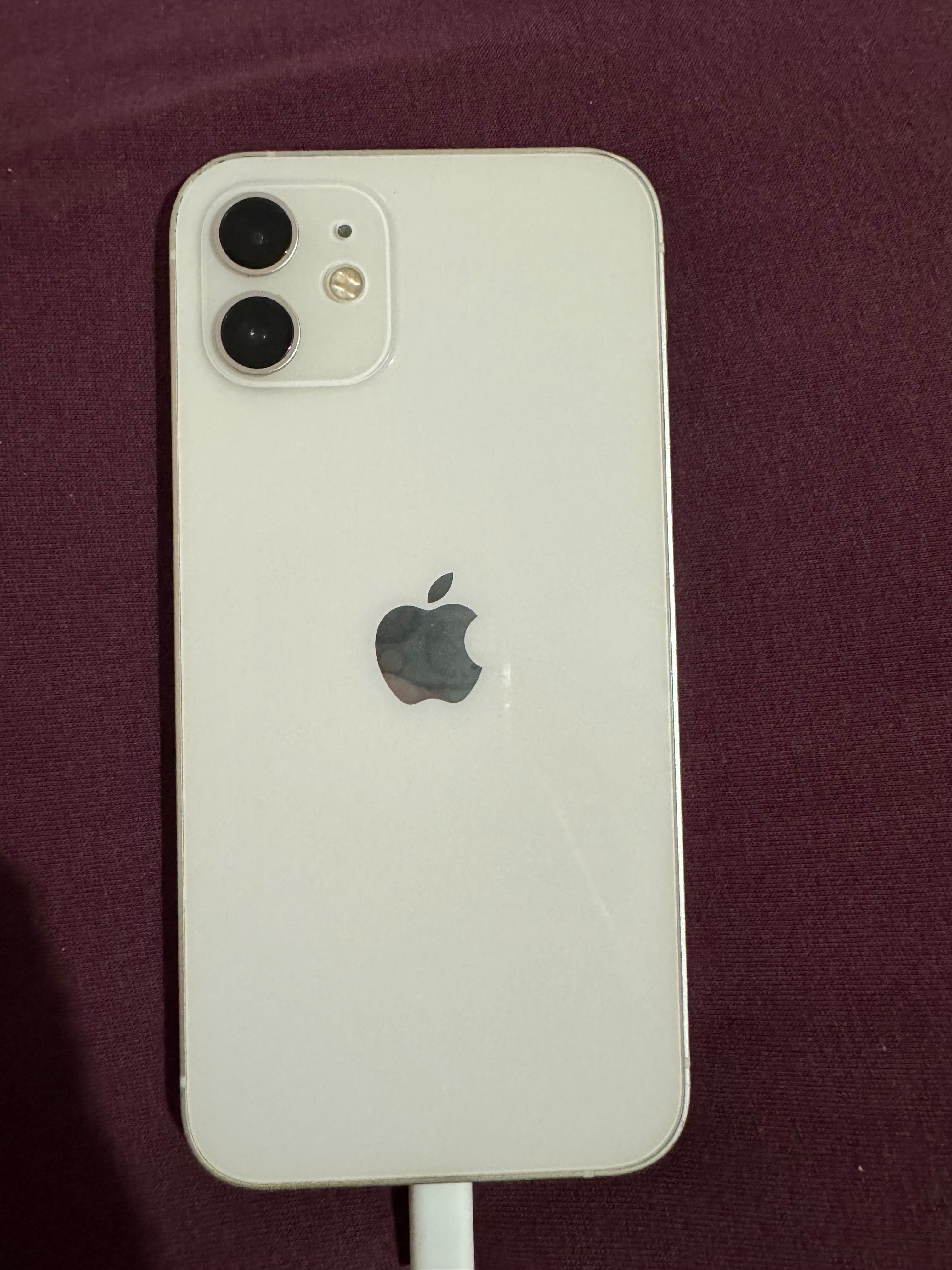 Iphone 12, добро състояние