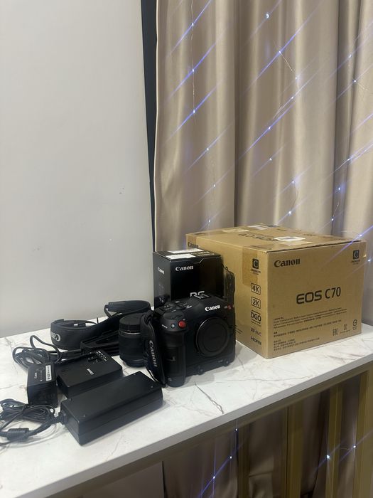 Видеокамера Canon c70+ объектив canon rf 35mm, f 1.8 macro
