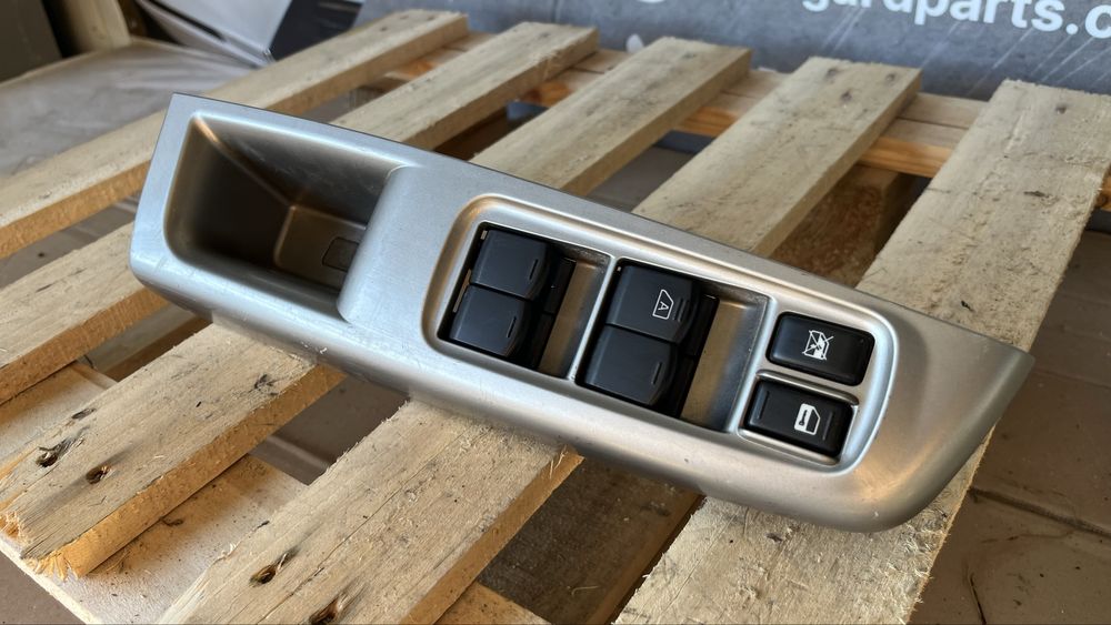 Панел с компечата за лява врата Subaru Impreza 2008-2013