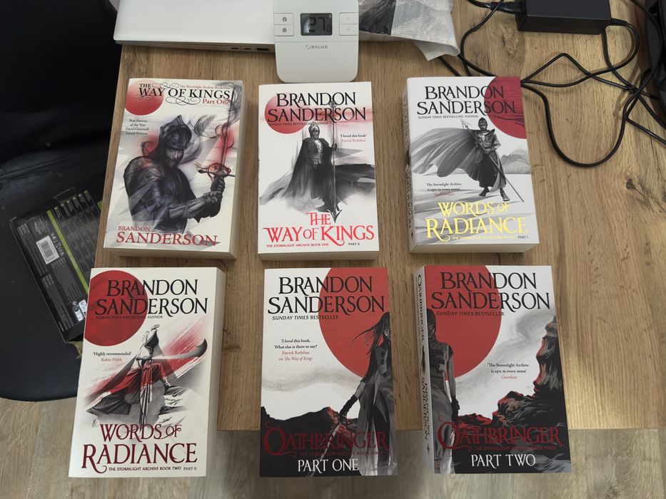Stormlight Archive (Way of Kings, Words of Radiance, Oathbringer)