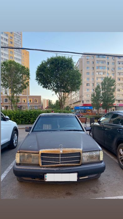 Мерседес 190, 600000, имеется торг у капота