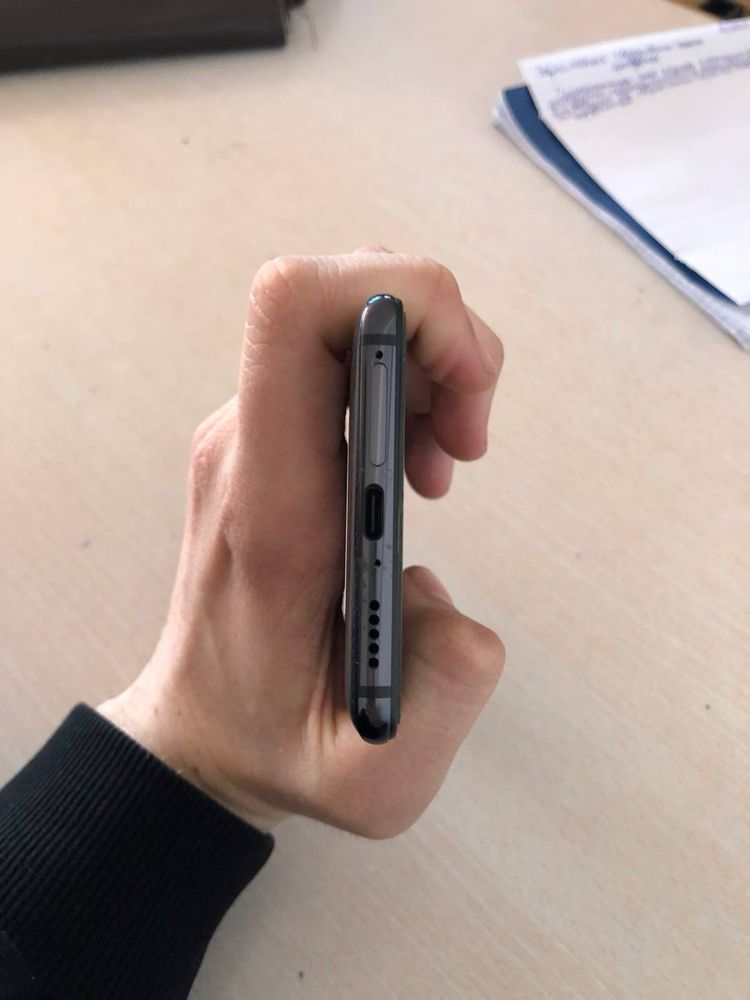 Продам телефон Xiaomi MI 9T