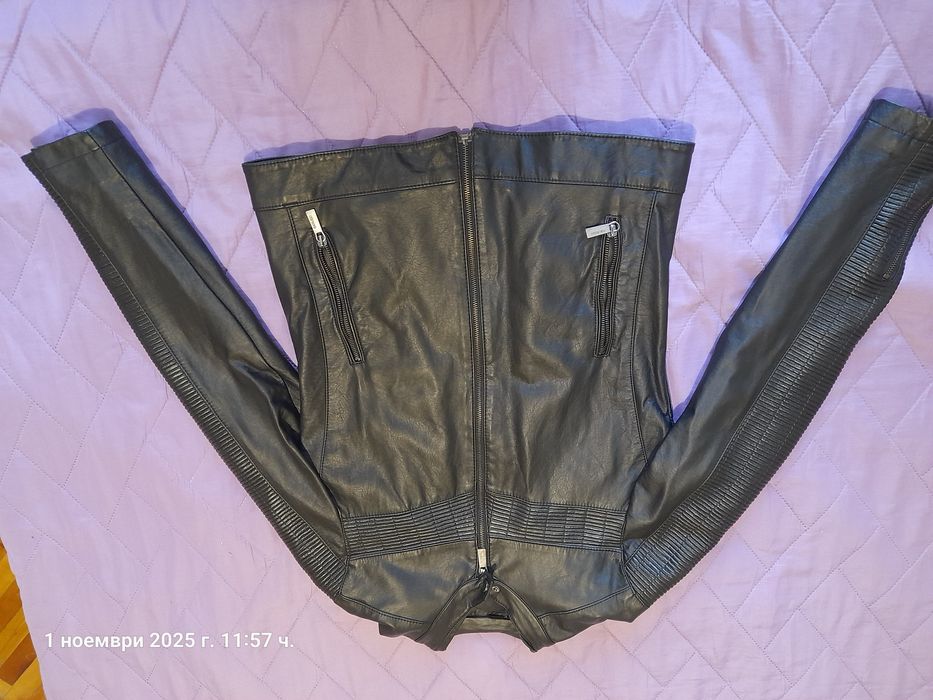 Кожено яке момче