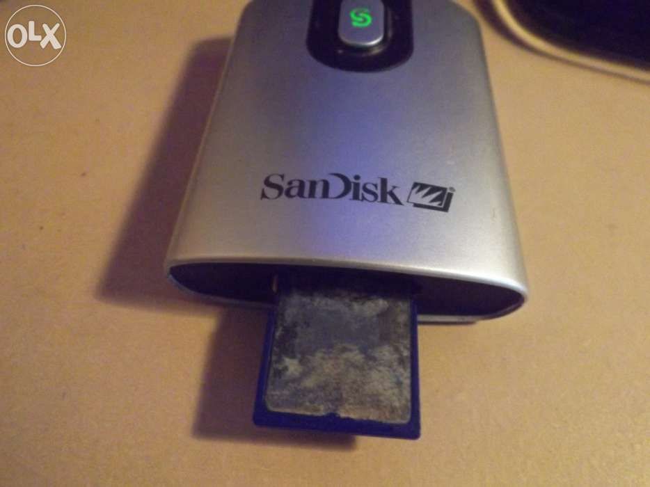 Cititor de SD card  Card Reader / Writer ,,SAN DISK ''5 In 1 .