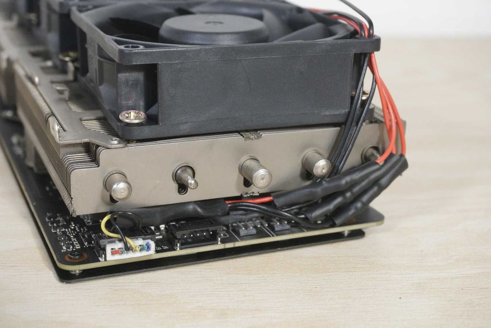 Видеокарта GPU Nvidia GTX 1070 Ti ROG Strix с безшумни перки (sonon)