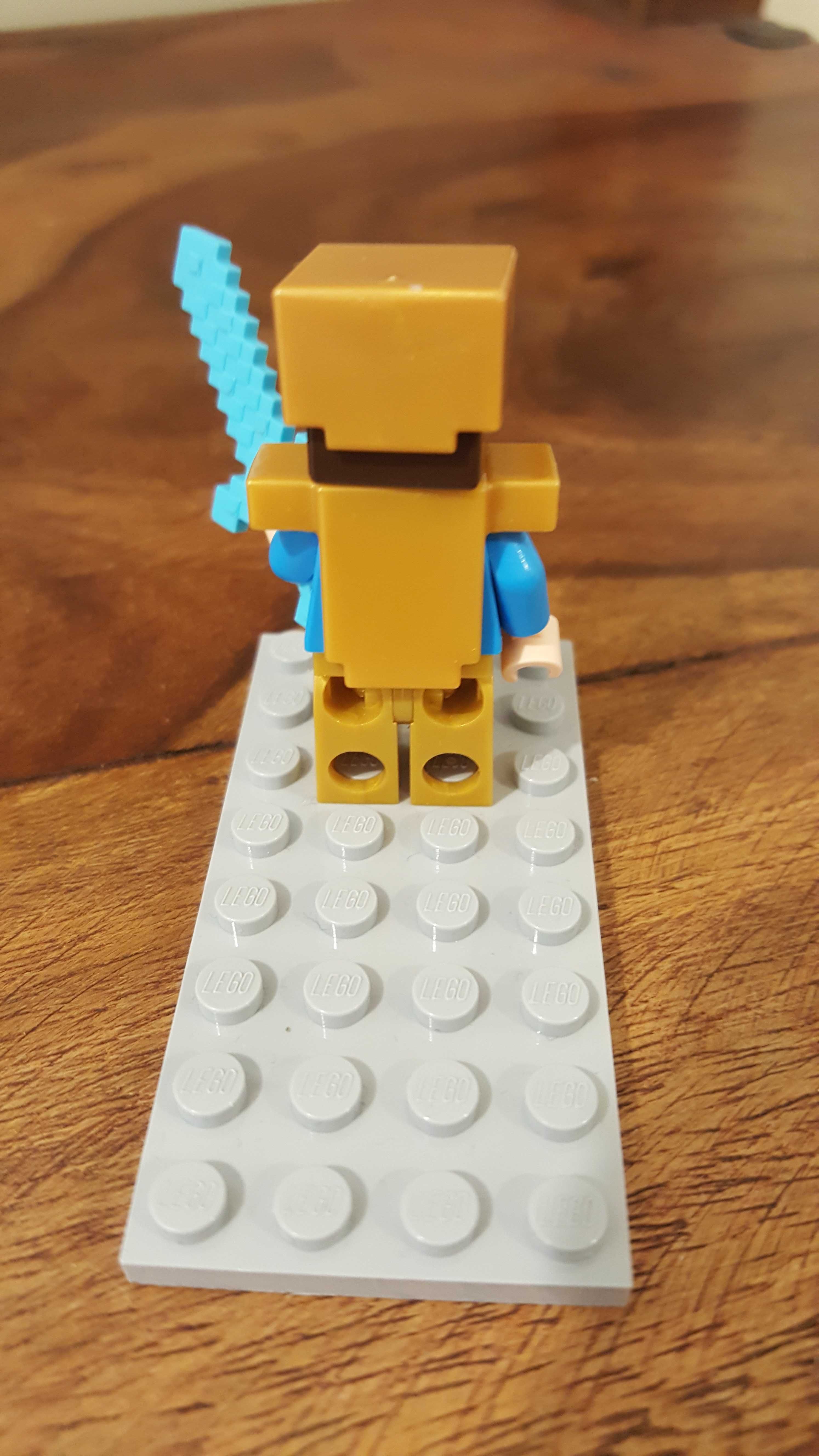 Минифигура LEGO Minecraft - Steve - Pearl Gold Legs