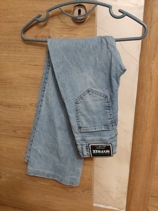 Дамски дънки и панталони