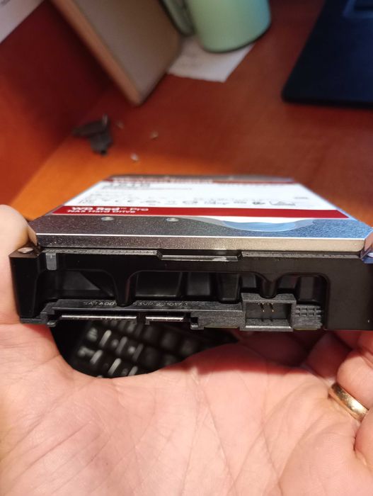 HDD WD Red Pro 16TB 7200RPM SATA-III WD161KFGX , Health 100%, Gar 5ani