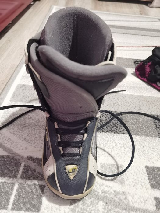 Snowboard boots 35 crazy creek