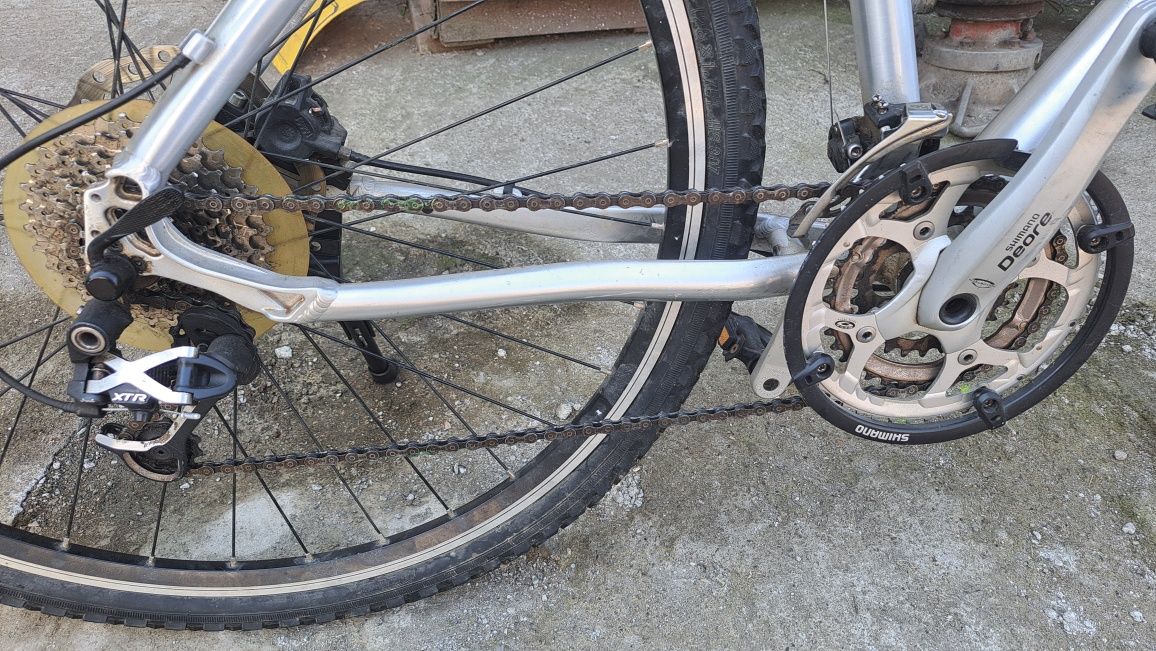 Vând biciclete diferite dimensiuni