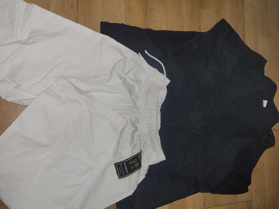 Chimono/costum pentru kickbox 7-9 ani