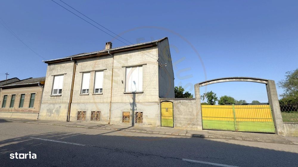 Casa 4 camere, Teren 3.862 mp Str. Traian Nr.99 - Carei - Comision 0%