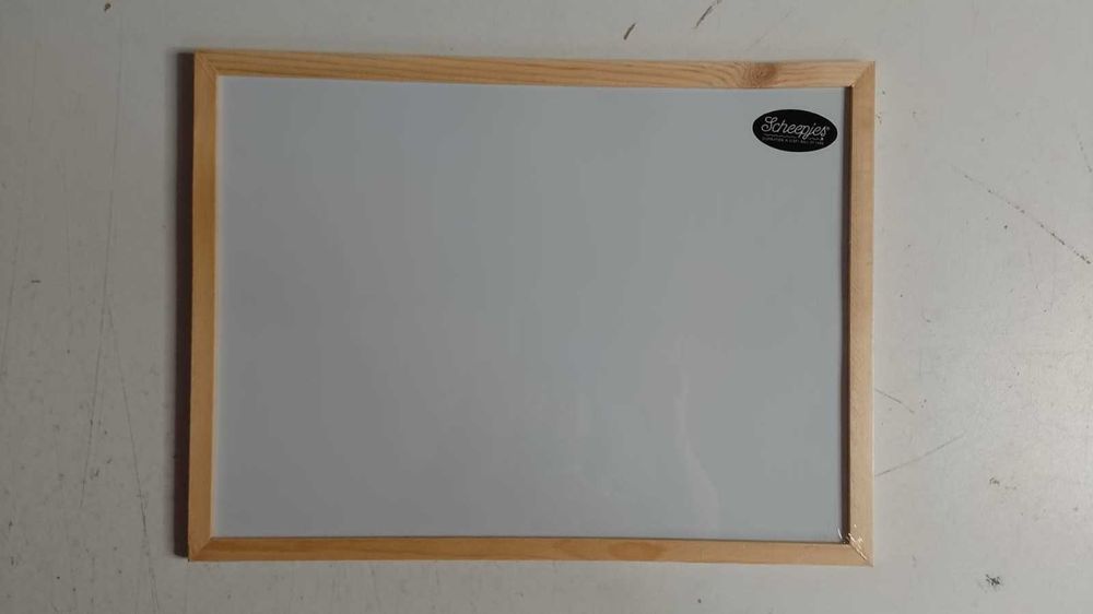 Tablă Magnetică Scheepjes 40x30 cm – Albă cu Ramă Modernă