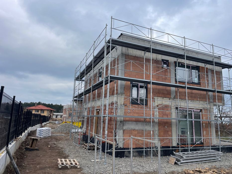 Фасадно скеле под наем