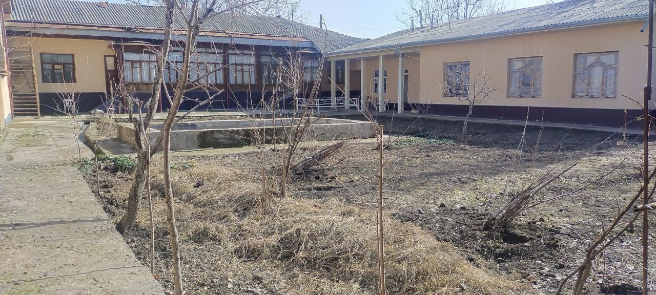 12.5 соток 8 хона уй пишган гиштдан к,урилган. Барданкулда