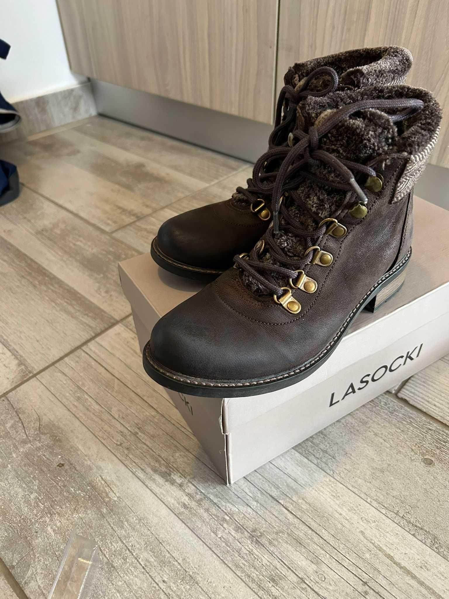 Ghete de piele Lasocki, pentru femei