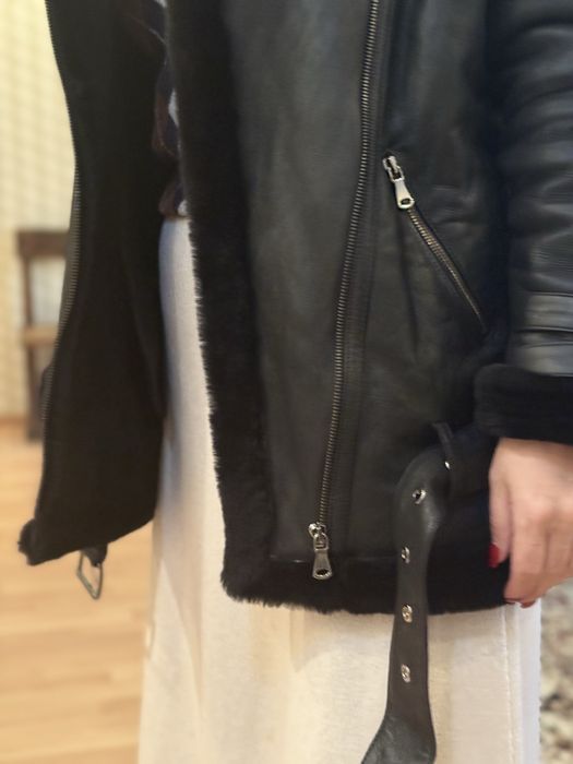 Дубленка почти новая.размер М. Носила только два дня размер не тот