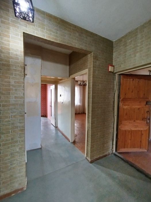 Продам хорошую квартиру на Ферузе 2/3/4 Улутшенка разделка 2*6 балкон