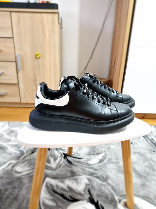Adidași Alexander McQueen