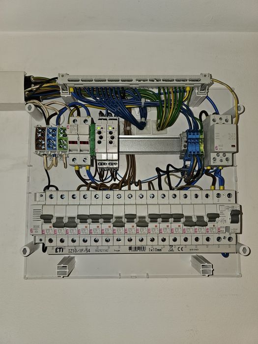 Electrician autorizat:  Instalații electrice, Automatizări, Reparații